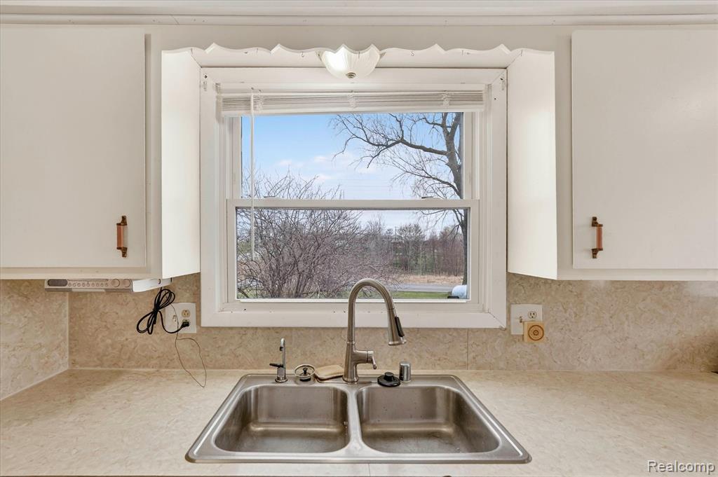 992 W Bennington Road, Owosso, MI 48867 — Photo 19