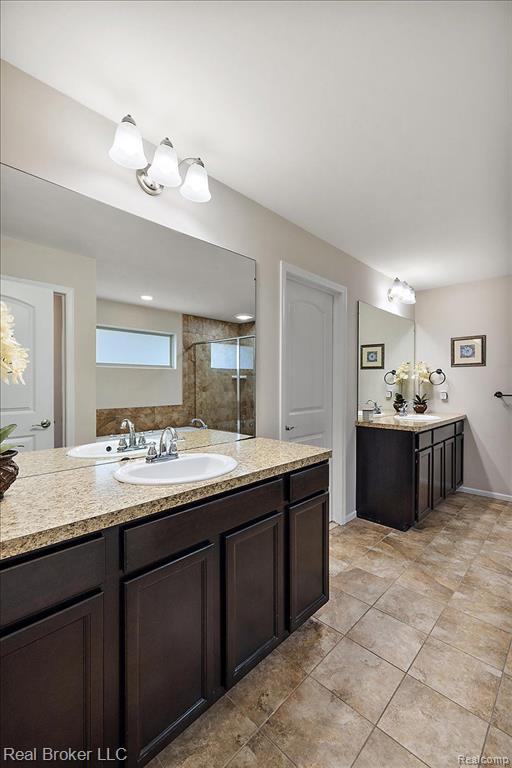 5633 GOLF POINTE Drive, Clarkston, MI 48348 — Photo 53