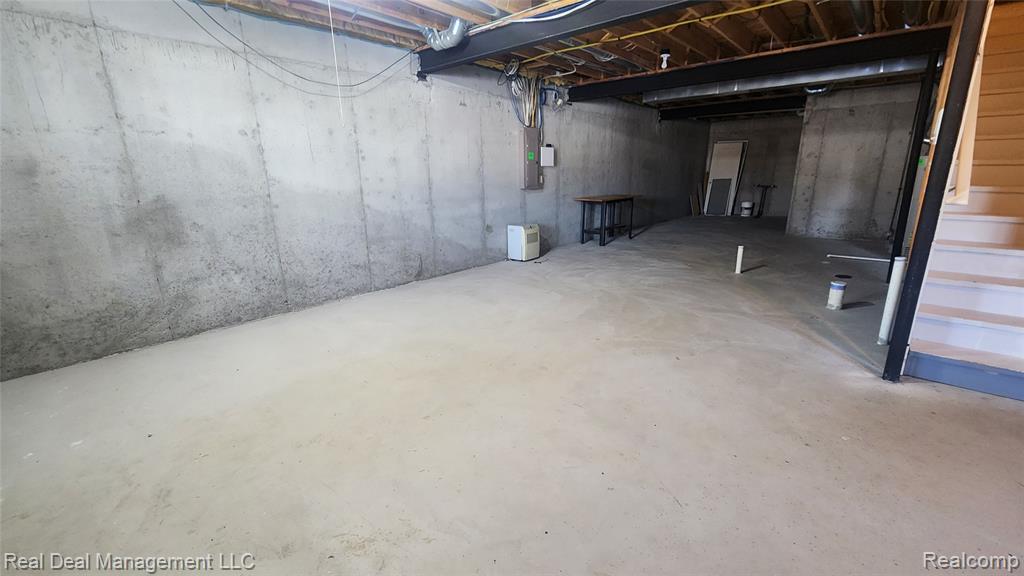 6146 Lone Oak Circle, Grand Blanc, MI 48439 — Photo 29