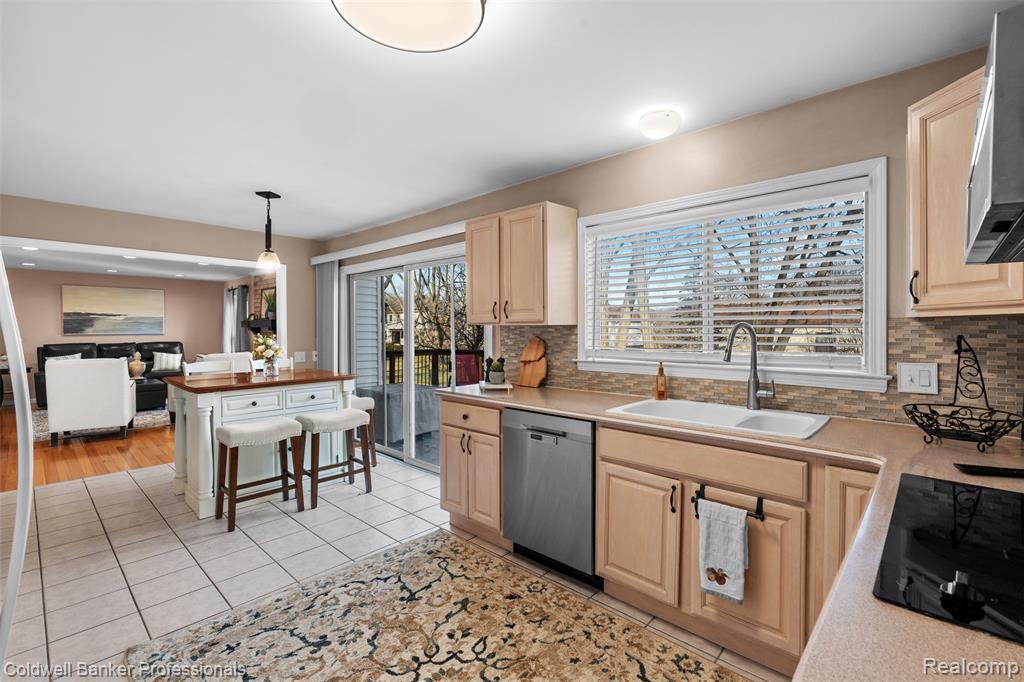 4347 Apple Valley Lane, West Bloomfield, MI 48323 — Photo 12