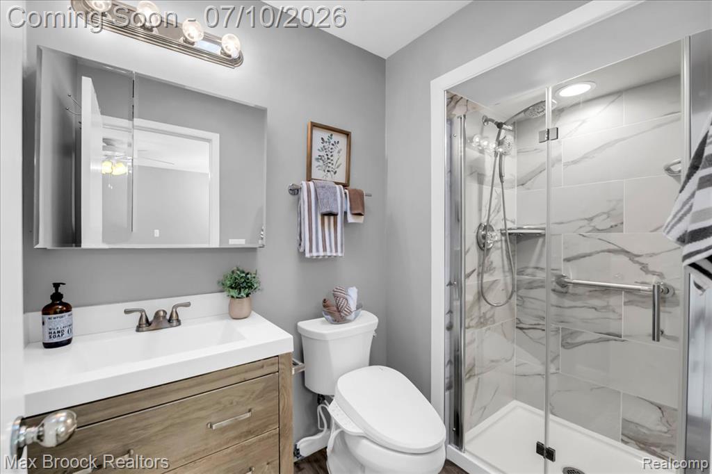 5229 Simpson Lake Road, West Bloomfield, MI 48323 — Photo 30