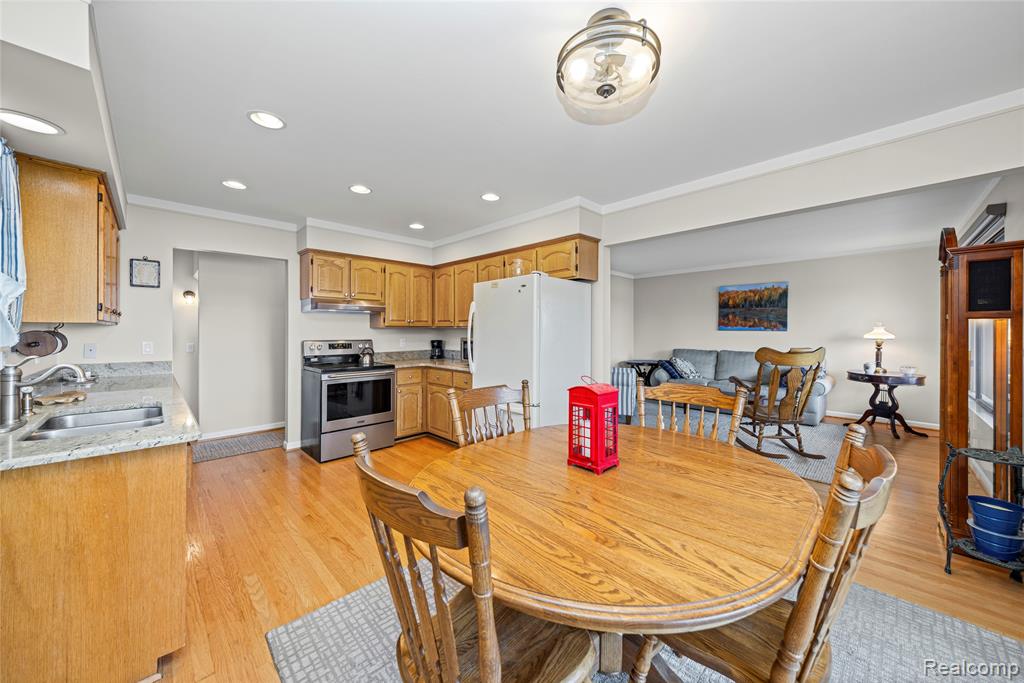 9510 Beechcrest Street, White Lake, MI — Photo 11