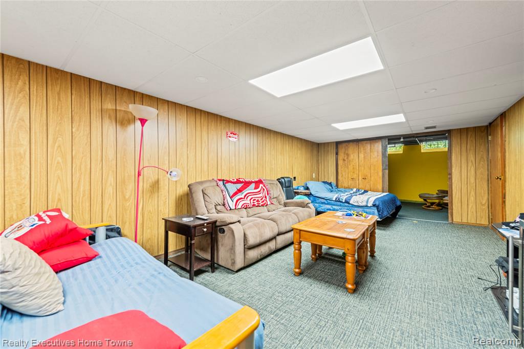 29667 Newport Drive, Warren, MI 48088 — Photo 30