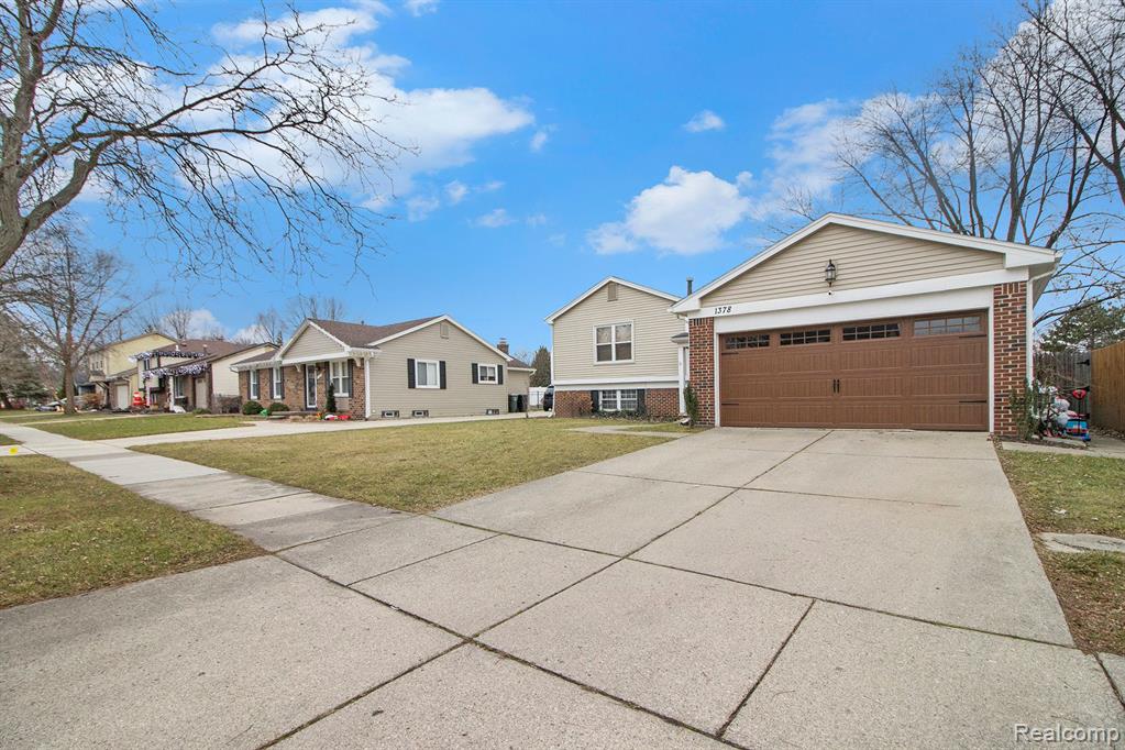 1378 Hampshire Drive, Canton, MI 48188 — Photo 3