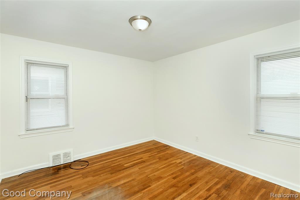 20747 Caledonia Avenue, Hazel Park, MI 48030 — Photo 12