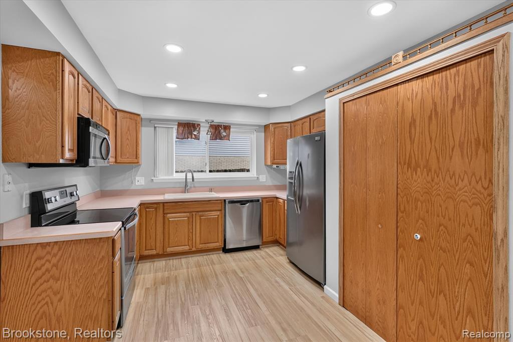 39795 Waldorf Drive, Clinton Twp, MI 48038 — Photo 15