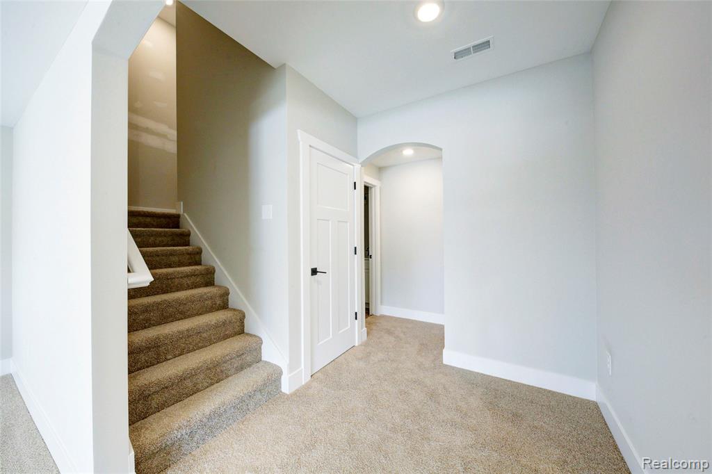 676 ROUND ROCK DR, Howell, MI 48843 — Photo 32