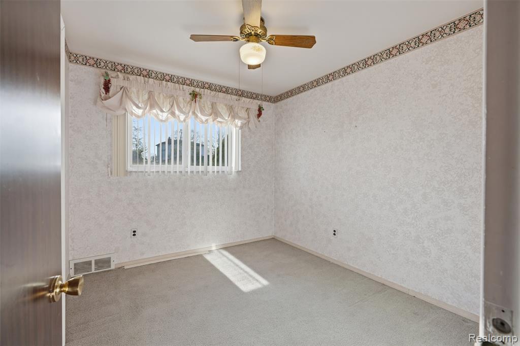 26840 Merideth Dr, Warren, MI 48091 — Photo 11