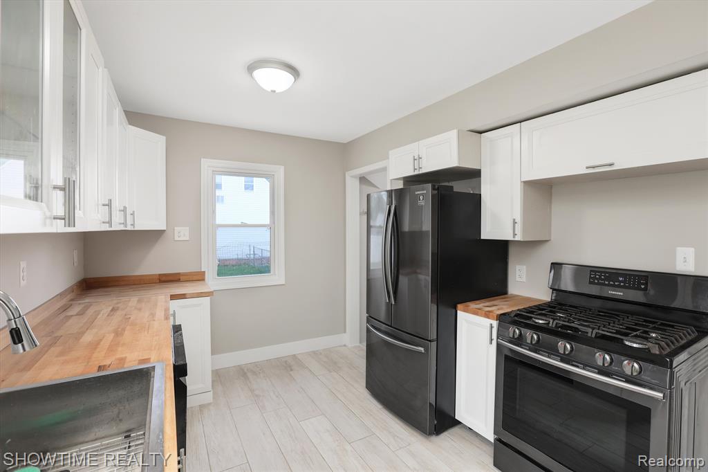 629 LEBLANC Street, Lincoln Park, MI 48146 — Photo 10
