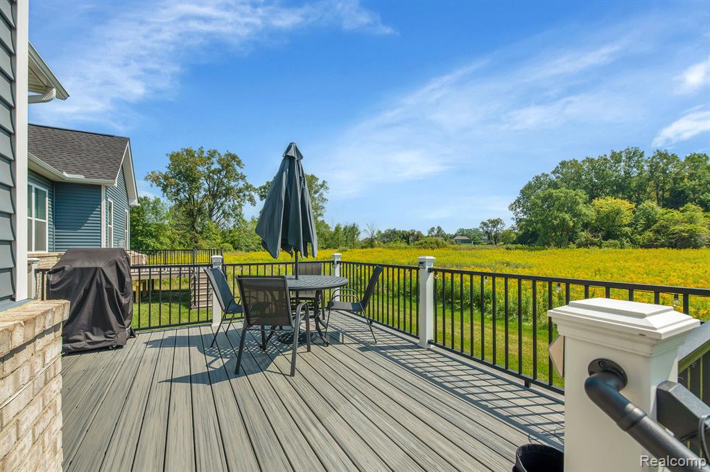 5557 HELMSDALE Boulevard, West Bloomfield, MI — Photo 34