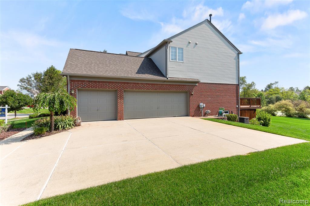 5093 Creekmonte Drive, Rochester, MI 48306 — Photo 39