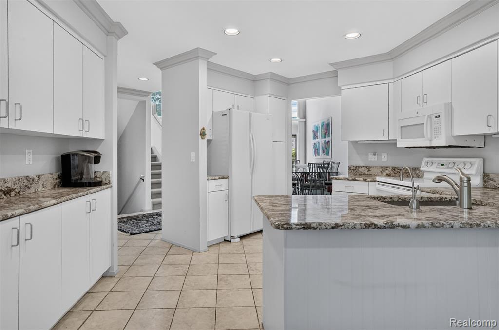 6445 Noble Road, West Bloomfield, MI — Photo 13