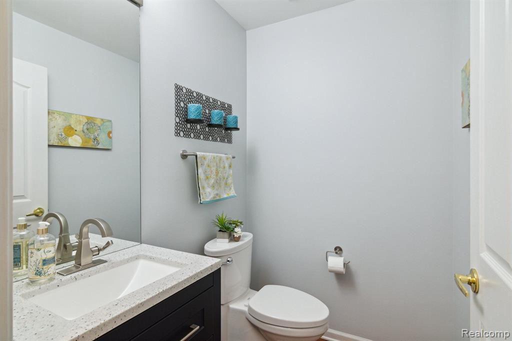 387 TORRINGTON Drive W, Canton, MI 48188 — Photo 24