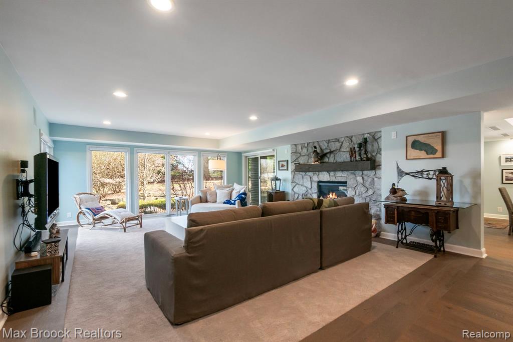 3828 PINE LAKE KNOLL Drive, West Bloomfield, MI 48324 — Photo 52