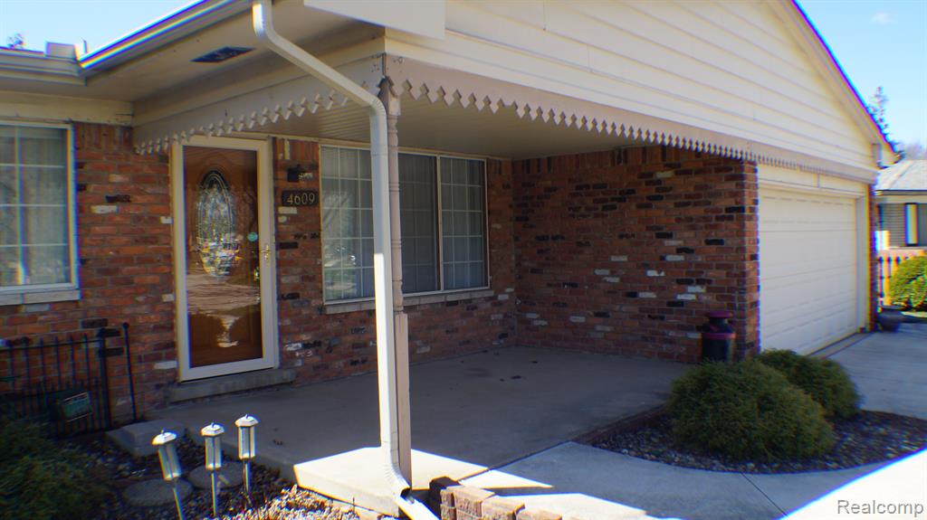 4609 CALVERT Court, Troy, MI 48085 — Photo 55