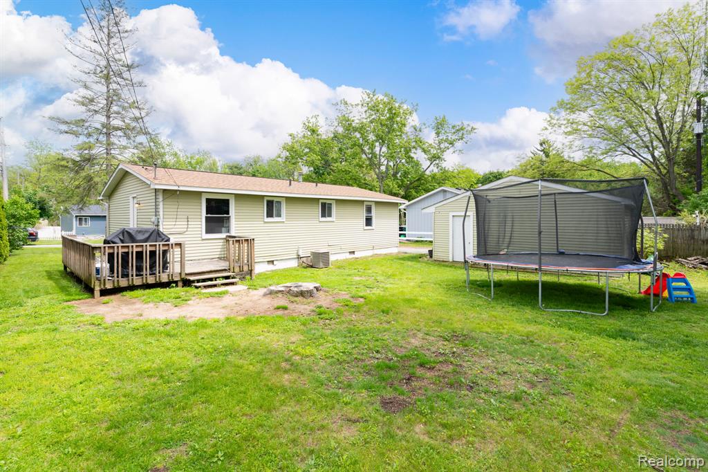 1887 Evona, Wixom, MI 48393 — Photo 22