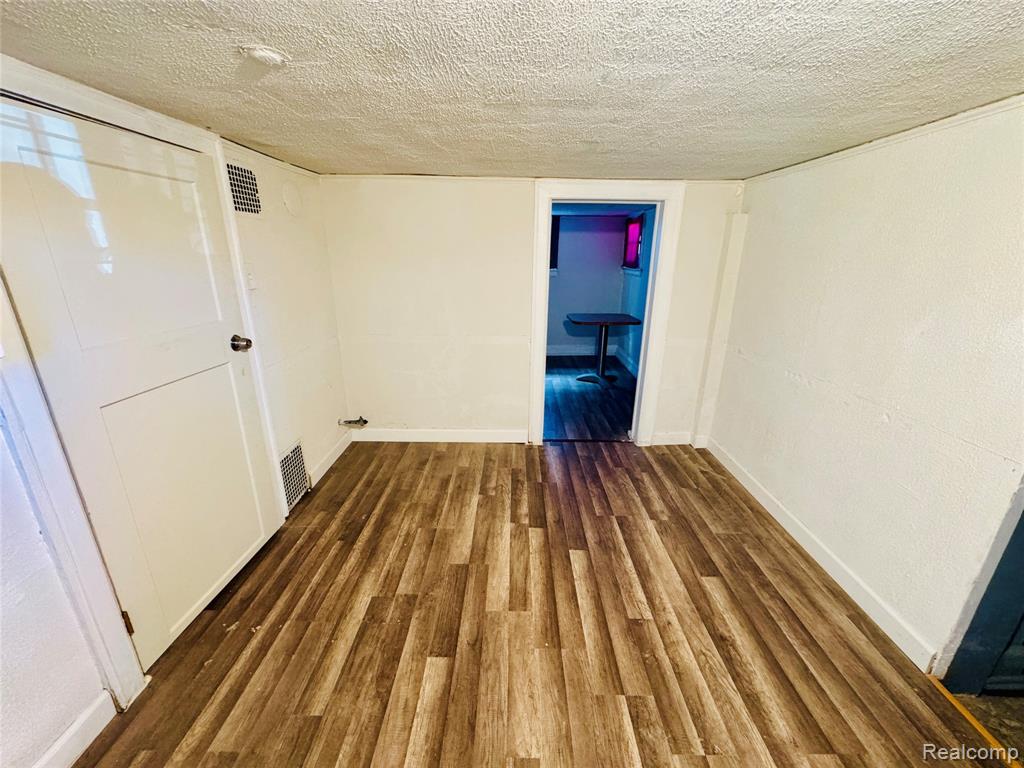 11667 Mitchell Street, Hamtramck, MI 48212 — Photo 29