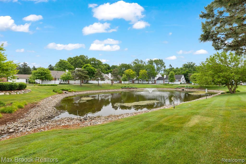 42255 OLD POND Circle, Plymouth, MI 48170 — Photo 19