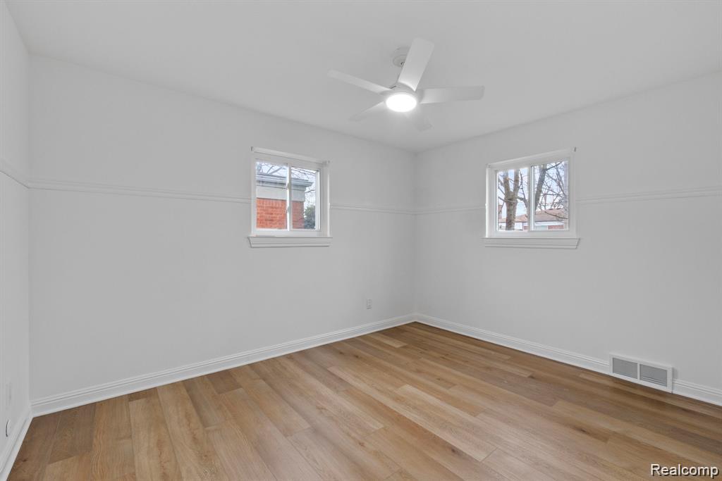 28419 Park Court, Madison Heights, MI 48071 — Photo 17