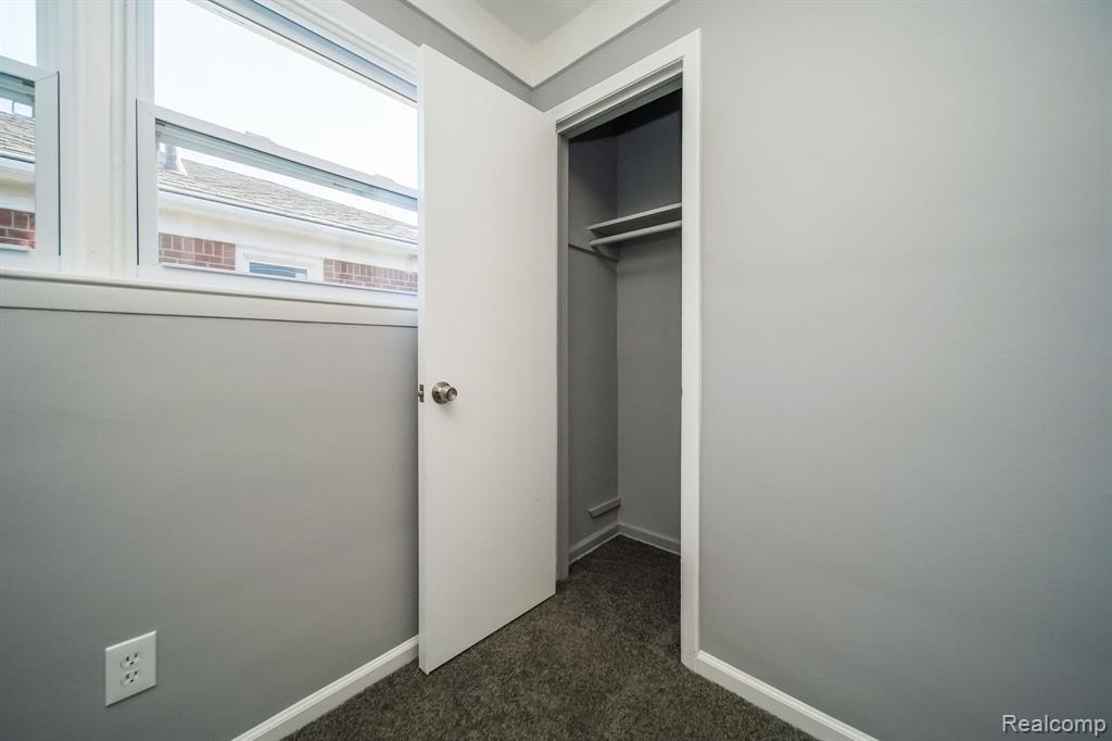 927 CLEOPHUS Parkway, Lincoln Park, MI 48146 — Photo 29