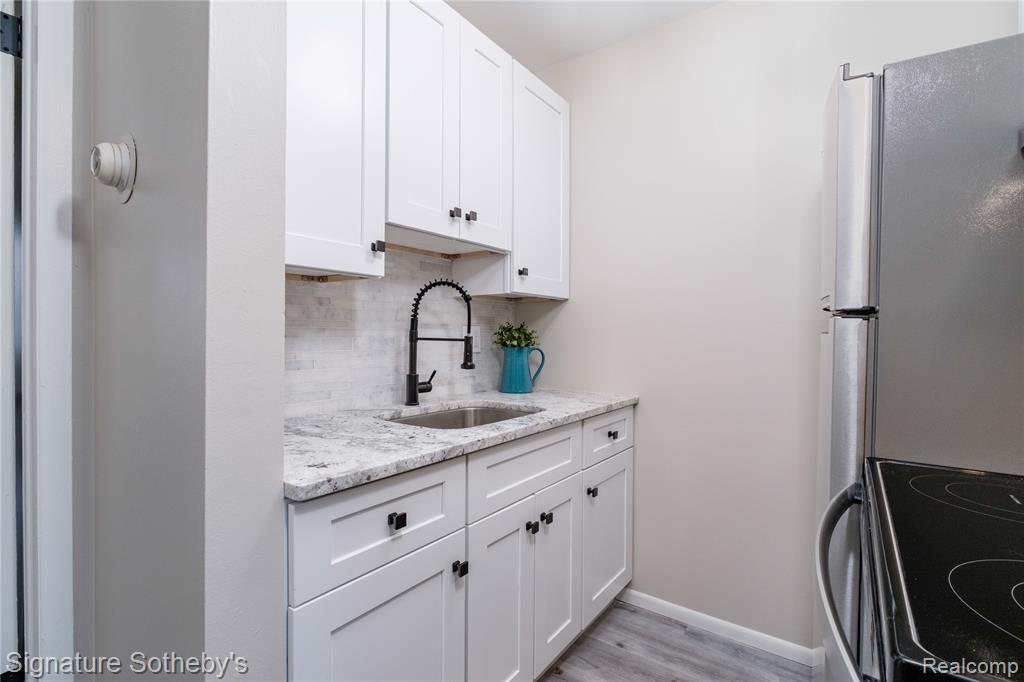 31831 Grand River Avenue, 68, Farmington, MI 48336 — Photo 3