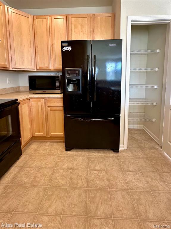 9378 SAND HILL Drive, Grand Blanc, MI 48439 — Photo 9