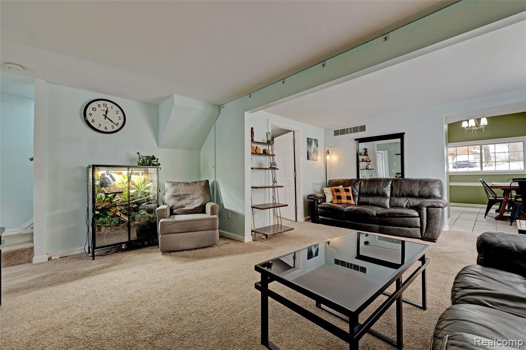 126 N North Shore Drive, Lake Orion, MI 48362 — Photo 18