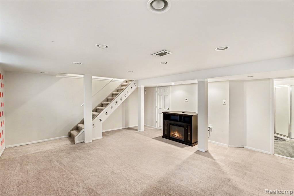 8532 Alwardt Drive, Sterling Heights, MI 48313 — Photo 19