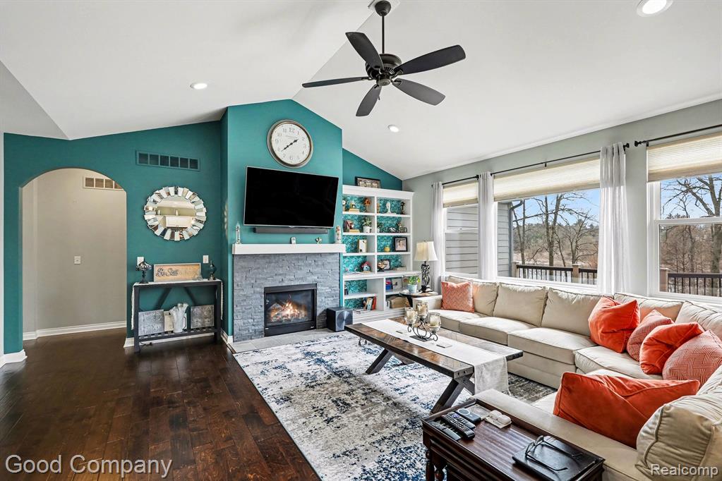 900 Watersmeet Drive, Oxford, MI 48371 — Photo 9
