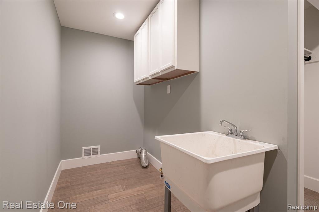 635 RANDALL, Troy, MI 48085 — Photo 17