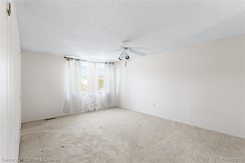 20918 W Glen Haven Circle, Novi, MI 48167 — Photo 19