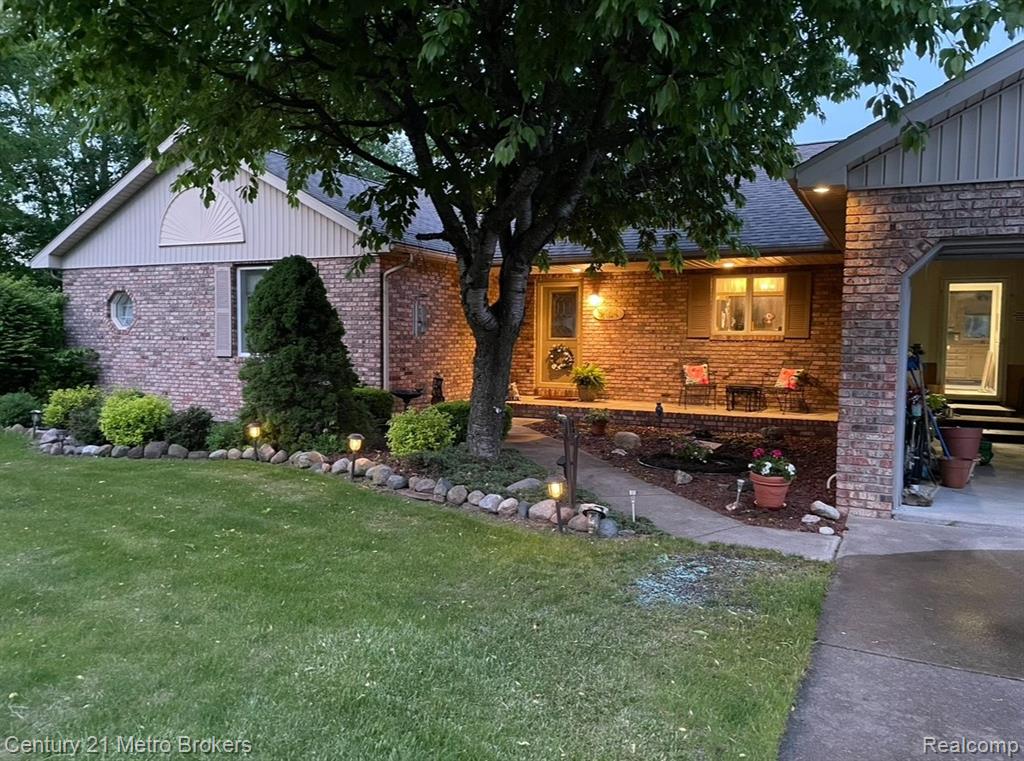 5464 N Seymour Road, Flushing, MI 48433 — Photo 2