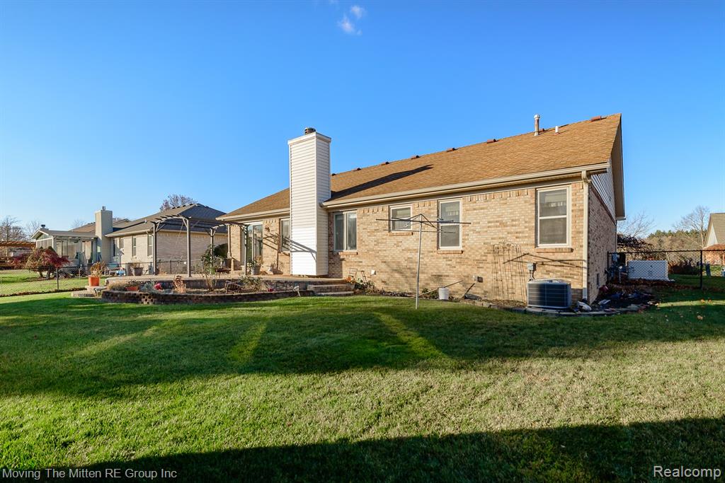 47663 Belmont Drive, Belleville, MI 48111 — Photo 39