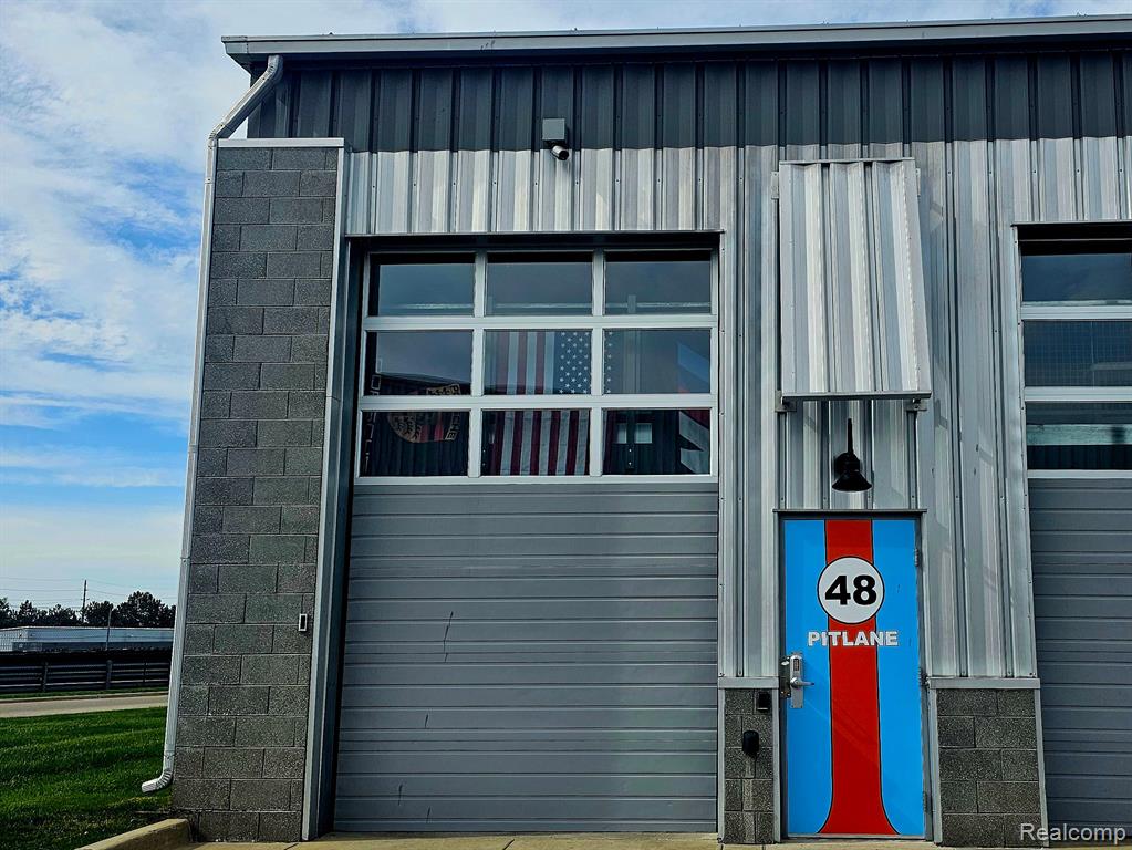 48 PIT Lane, Pontiac, MI 48341 — Photo 24