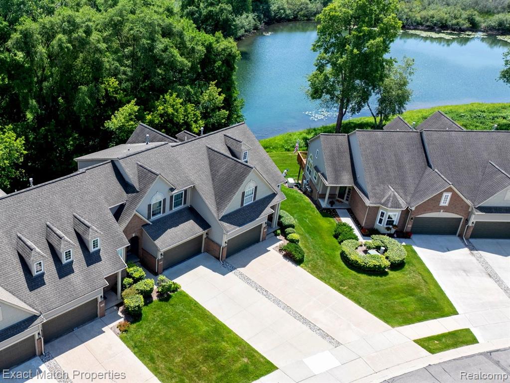 971 Sloane Court, 4, White Lake, MI — Photo 2