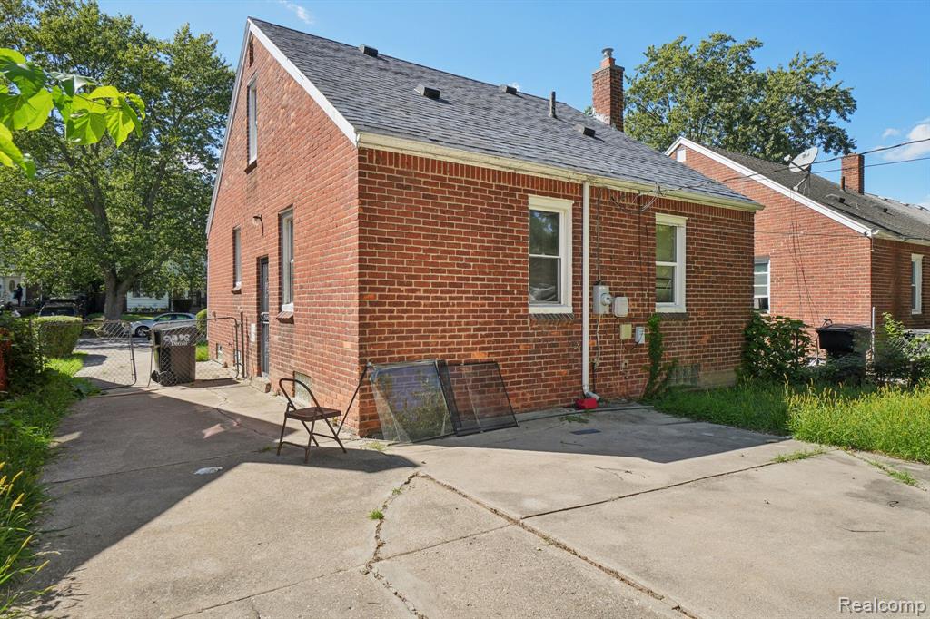 9976 Warwick Street, Detroit, MI 48228 — Photo 32