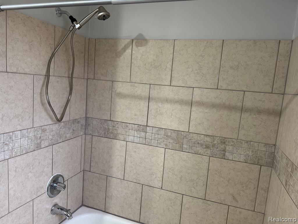 8739 REPUBLIC Avenue, Warren, MI 48089 — Photo 13