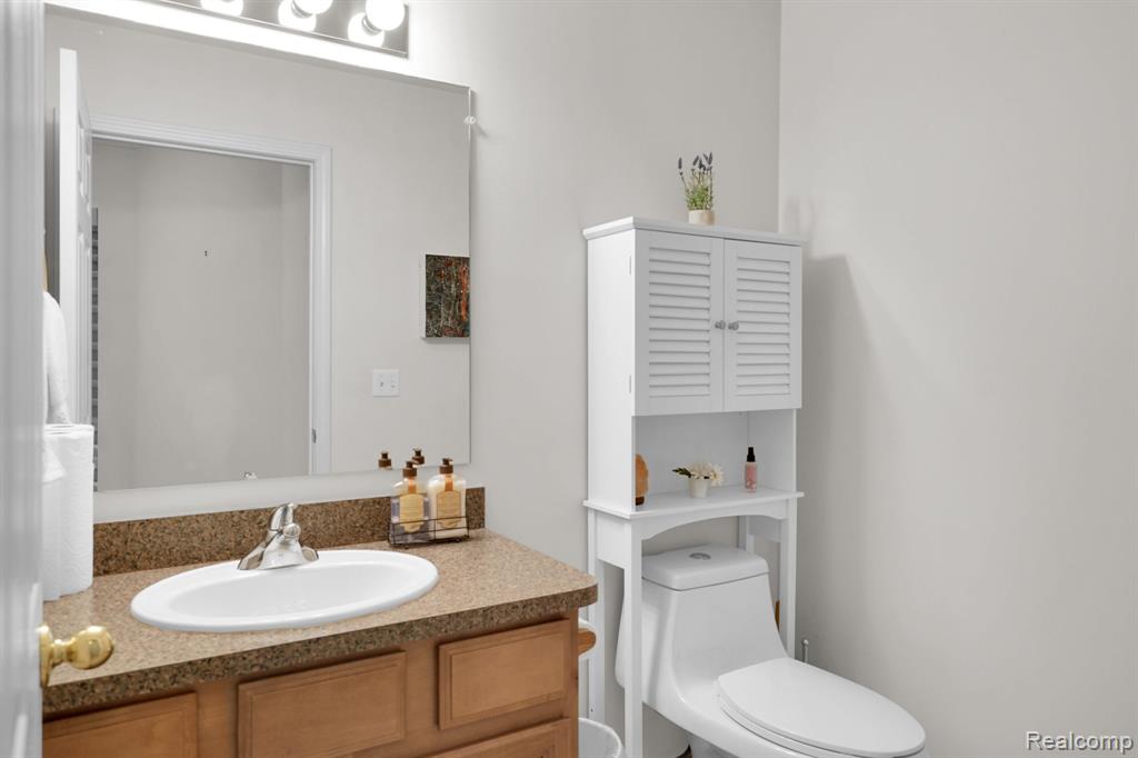 1128 Andover Circle, Commerce Twp, MI 48390 — Photo 10