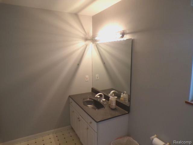 4213 CLINTONVILLE Road, Waterford, MI 48329 — Photo 16