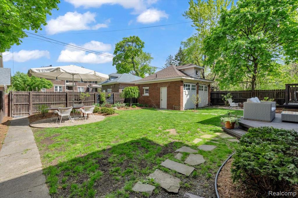 658 Longfellow Street, Detroit, MI 48202 — Photo 68