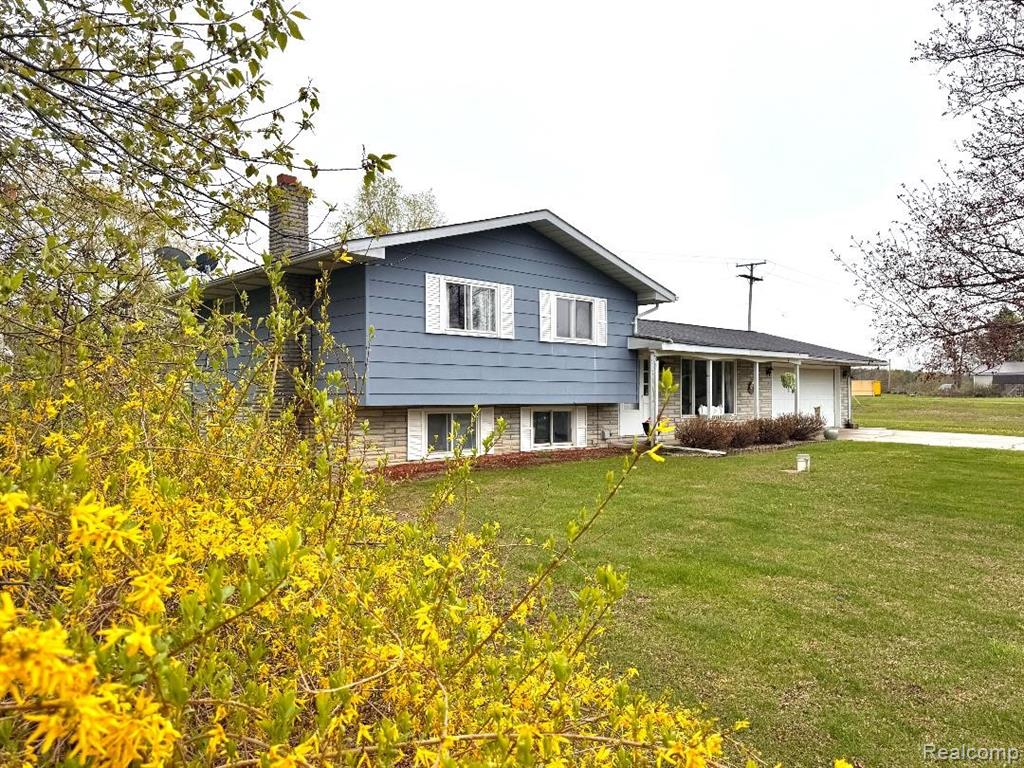 687 W Saginaw Road, Mayville Vlg, MI 48744