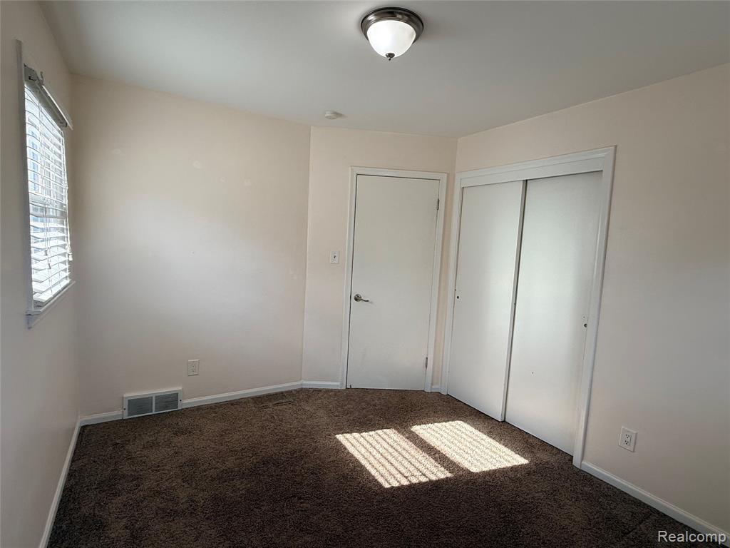 6649 Burnly Street W, Garden City, MI — Photo 10