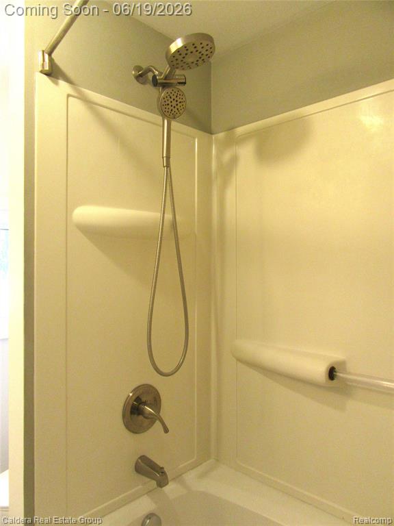 4251 Quebec Street, Auburn Hills, MI 48326 — Photo 18