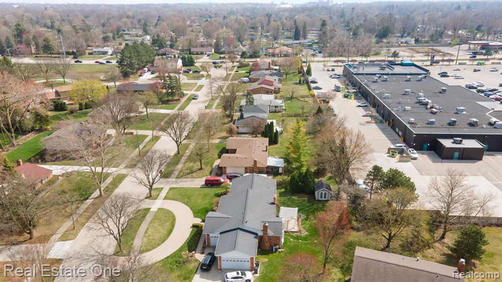 5251 WINCHESTER Drive, Troy, MI 48085 — Photo 52