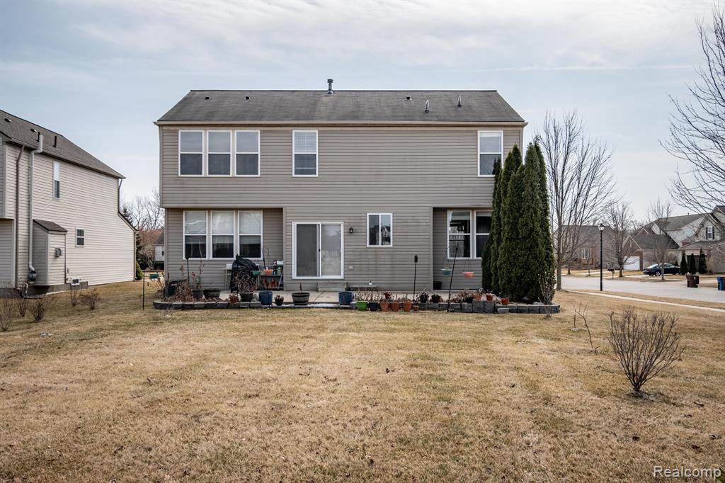 9535 GLENHILL Drive, Ypsilanti, MI 48198 — Photo 2