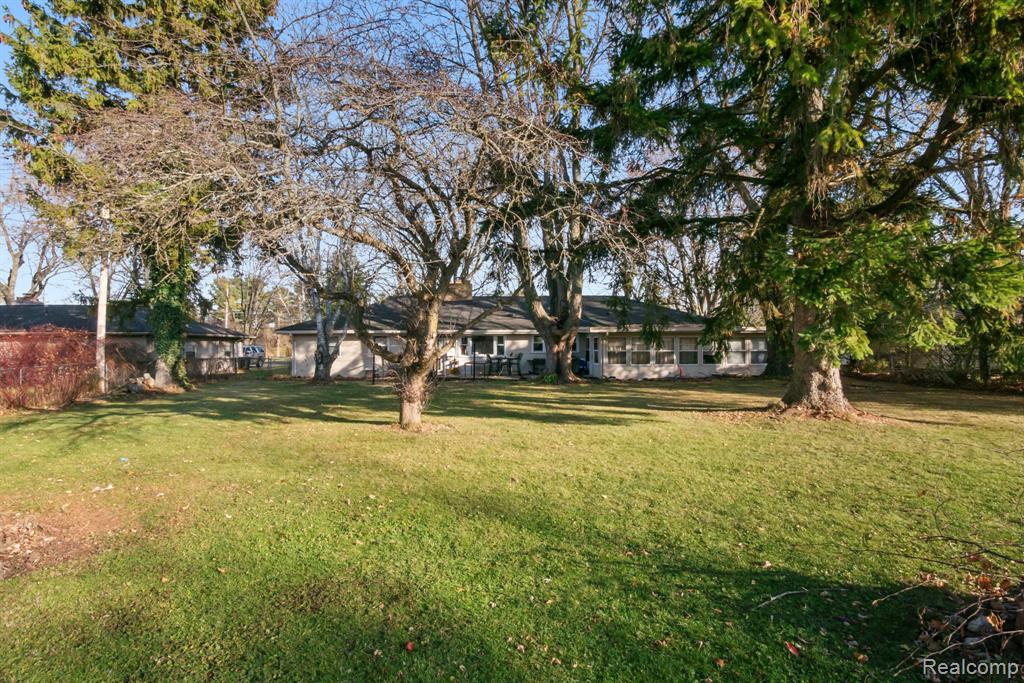 6736 Lakeshore Road, Lexington, MI 48450 — Photo 11