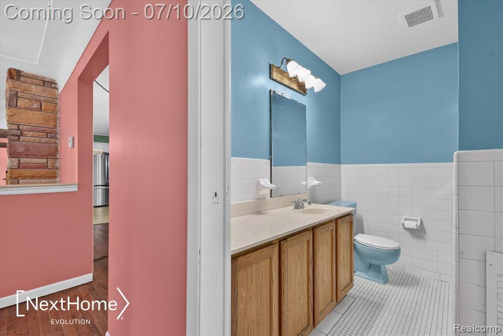33950 Ecorse Road, Romulus, MI 48174 — Photo 19
