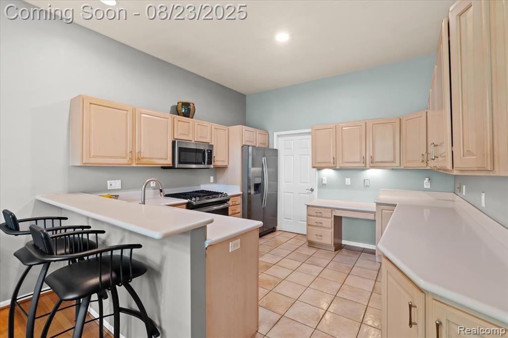 5770 Point Of The Woods Drive, West Bloomfield, MI 48324 — Photo 9