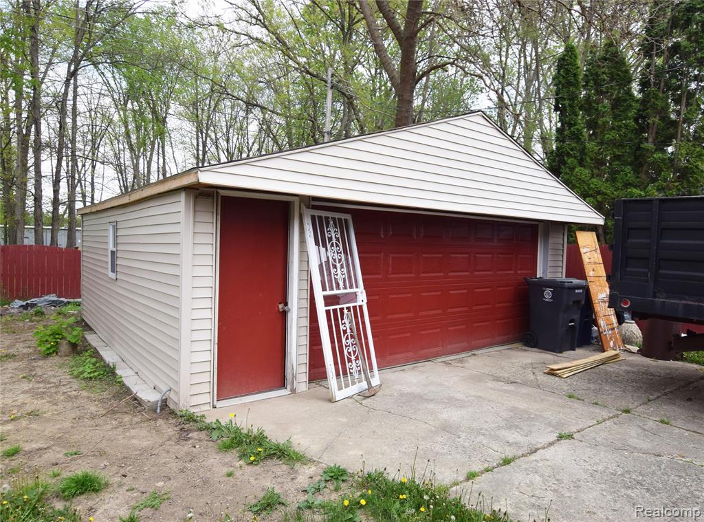 6022 Sally Court, Flint, MI 48505 — Photo 15
