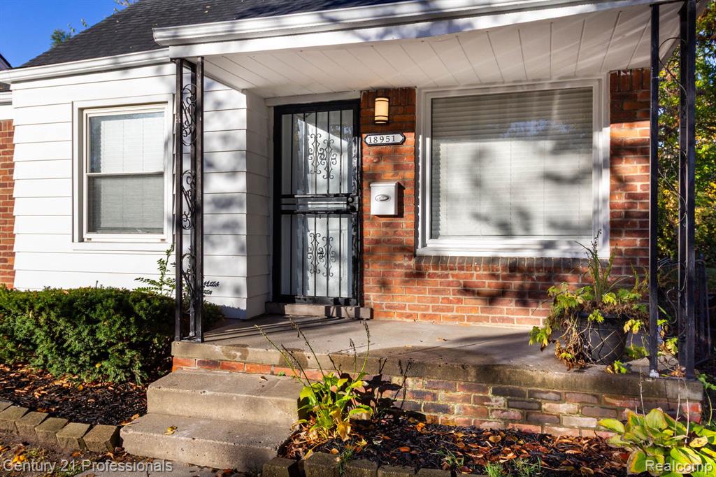 18951 Edinborough Road, Detroit, MI 48219 — Photo 3